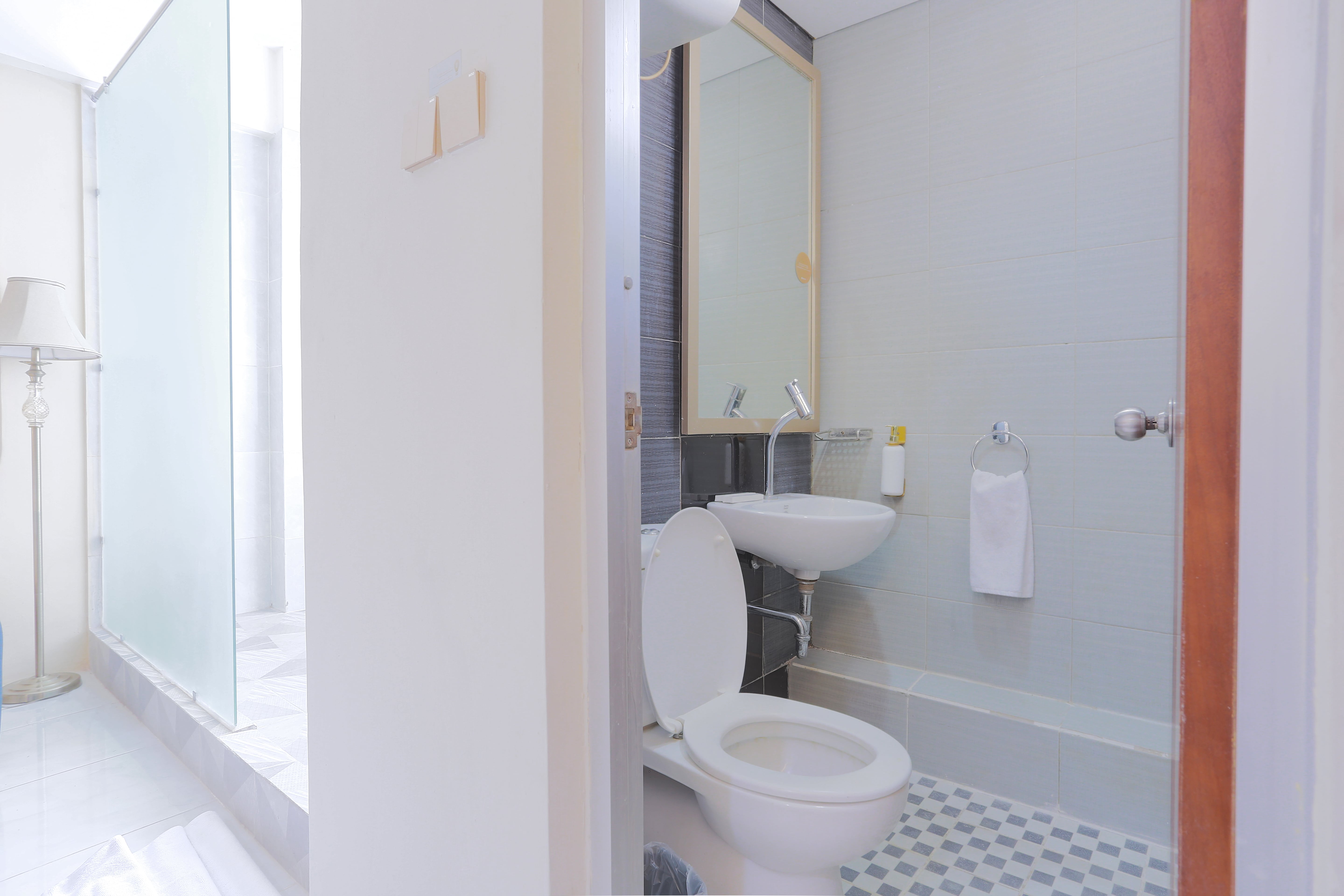 Room 6 Image 3